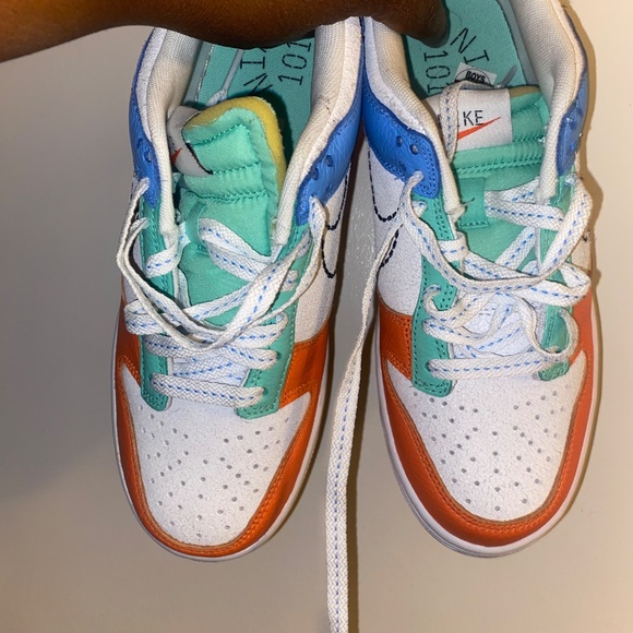 Nike Dunk Low - Picture 3 of 8